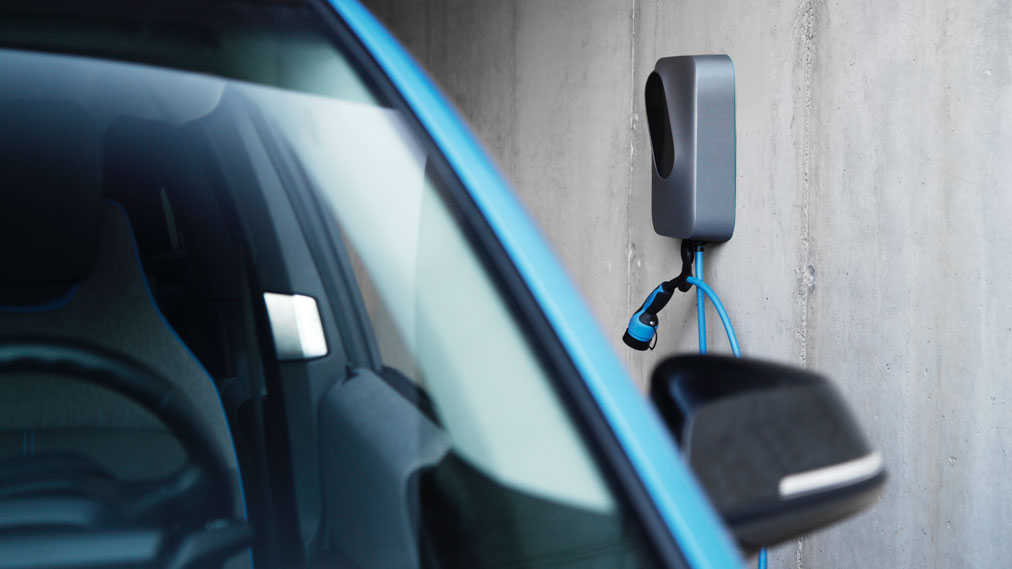 Domača električna polnilna postaja Petrol