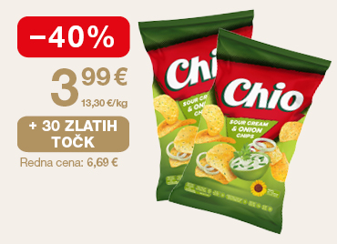 Dve vrečki Chio krompirjevega čipsa okus sour cream and onion, vsaka po 150 gramov, skupaj 300 gramov, v zeleni embalaži, postavljeni ena ob drugi. Na levi strani slike je oznaka -40 % znižanje, akcijska cena 3,99 €. Ponudba velja ob unovčenju 30 zlatih točk.