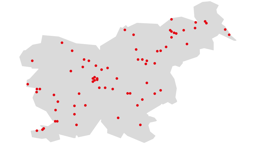 Na sliki je prikazan zemljevid Slovenije z označenimi lokacijami z rdečimi točkami.