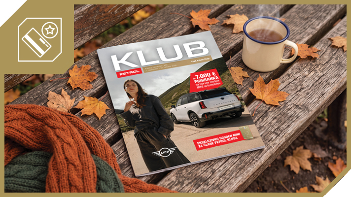 Na sliki je poletna promocija Petrol Kluba z revijo Klub, moškim na plaži, ponudbo vode Vitamin Well in poudarkom na ugodnostih za člane Petrol Kluba v Sloveniji in tujini.